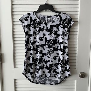 Elle - X Small Black & White Butterfly Blouse